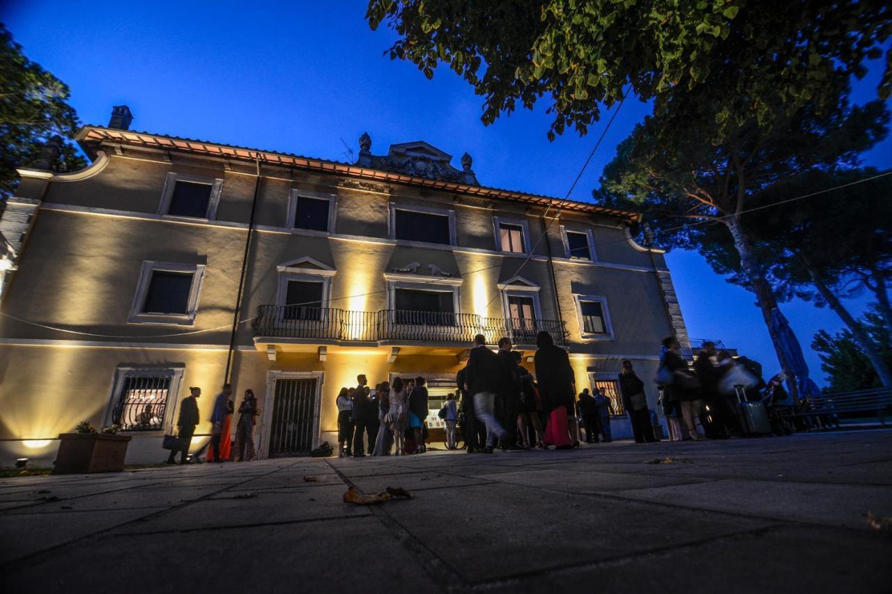 Isola Polvese Resort Castiglione del Lago Exterior photo